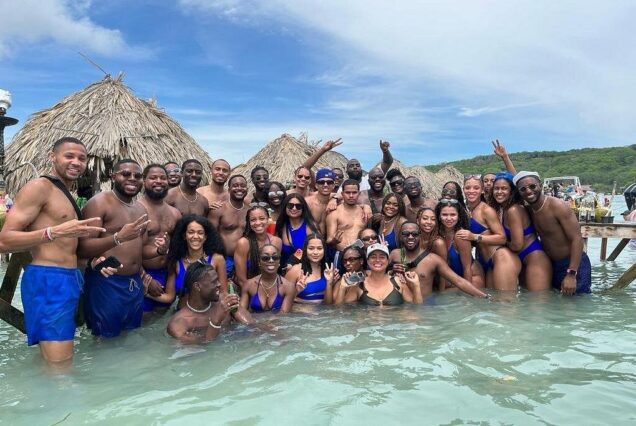 Cholón Island with Music Lunch and Drinks