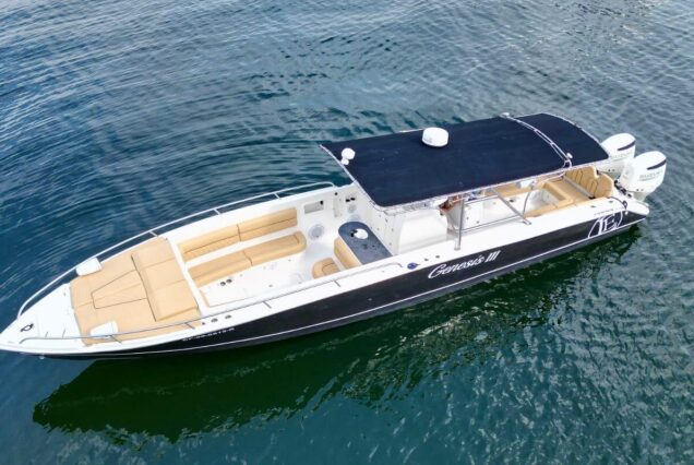 Private Boat Rental for 8 Hours in Genesis III with Captain