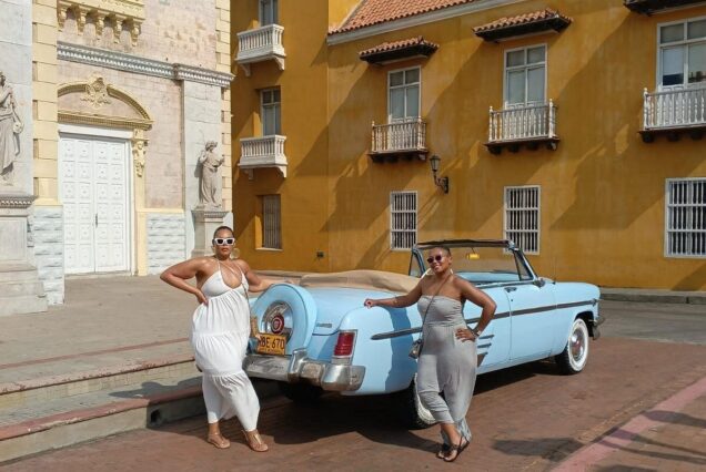 Private Self-Guided Classic Car Tour in Cartagena