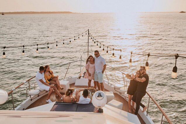 Sibarita Master 85' luxury 90 min Sunset Tour Open Bar